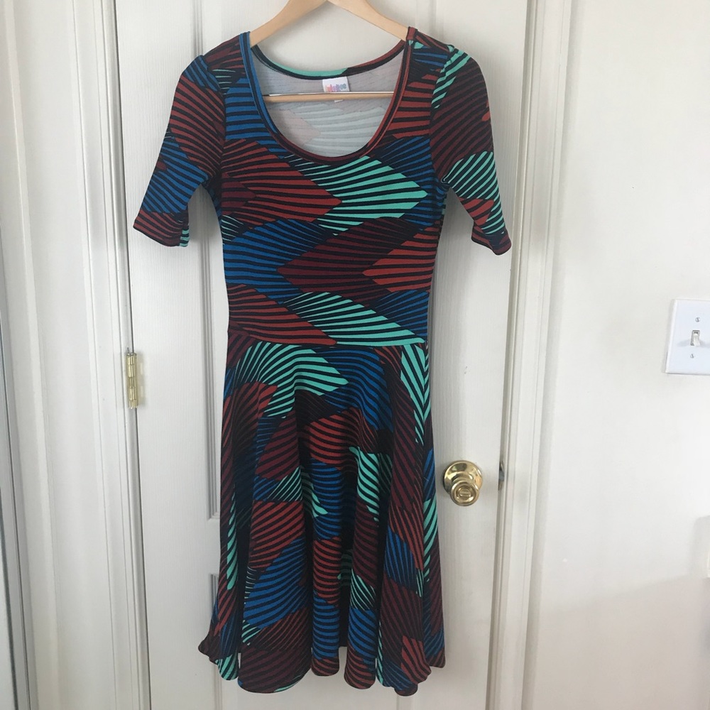 Preowned LuLaRoe Nicole Dress Textured XS.